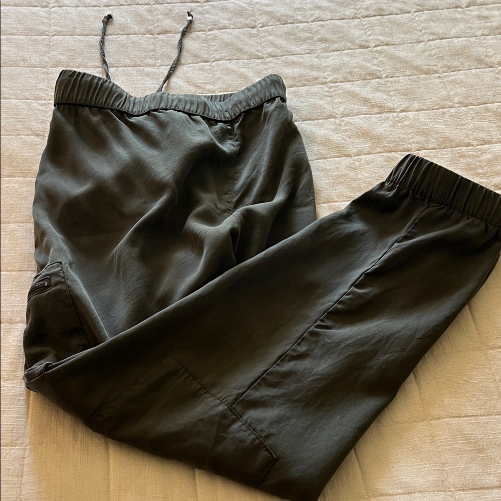 Banana Republic, women’s cargo joggers, size larger